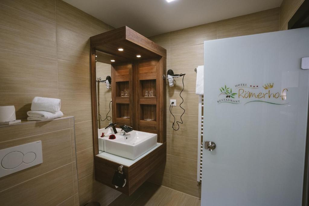 Koupelna v ubytování Hotel Römerhof