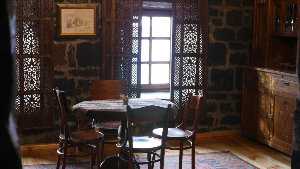 Posezení v ubytování Hye Aspet Հայ Ասպետ