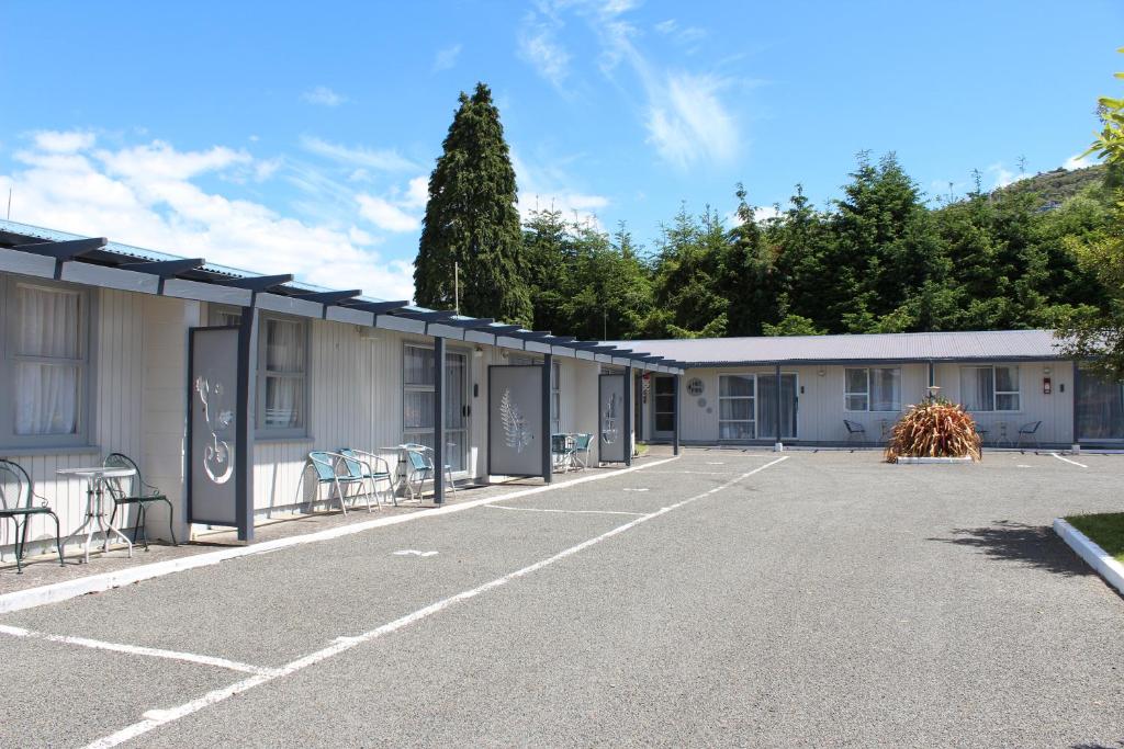 Fairy Springs Motel - Resim 11