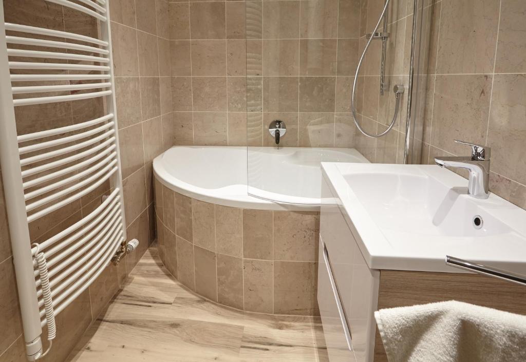 Residence U Cerné Veže Ceské Budejovice - Resim 3