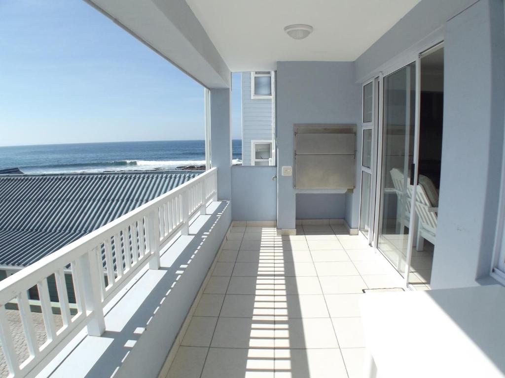 Point Village Accommodation - Alista - Image 9