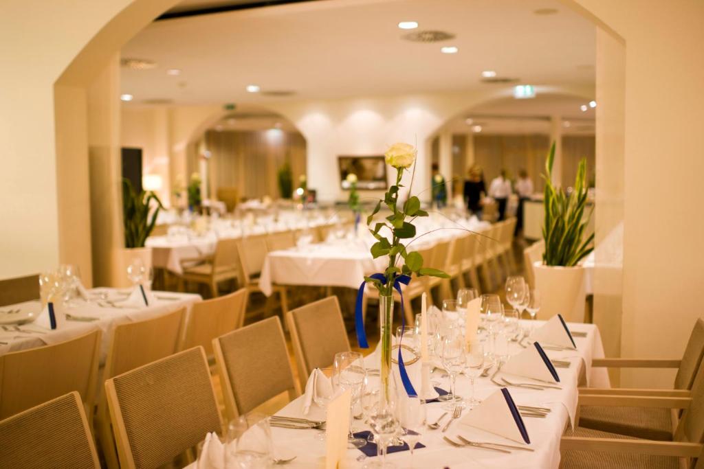 Ein Restaurant oder anderes Speiselokal in der Unterkunft Allegria Resort Stegersbach - Allegria Hotel 