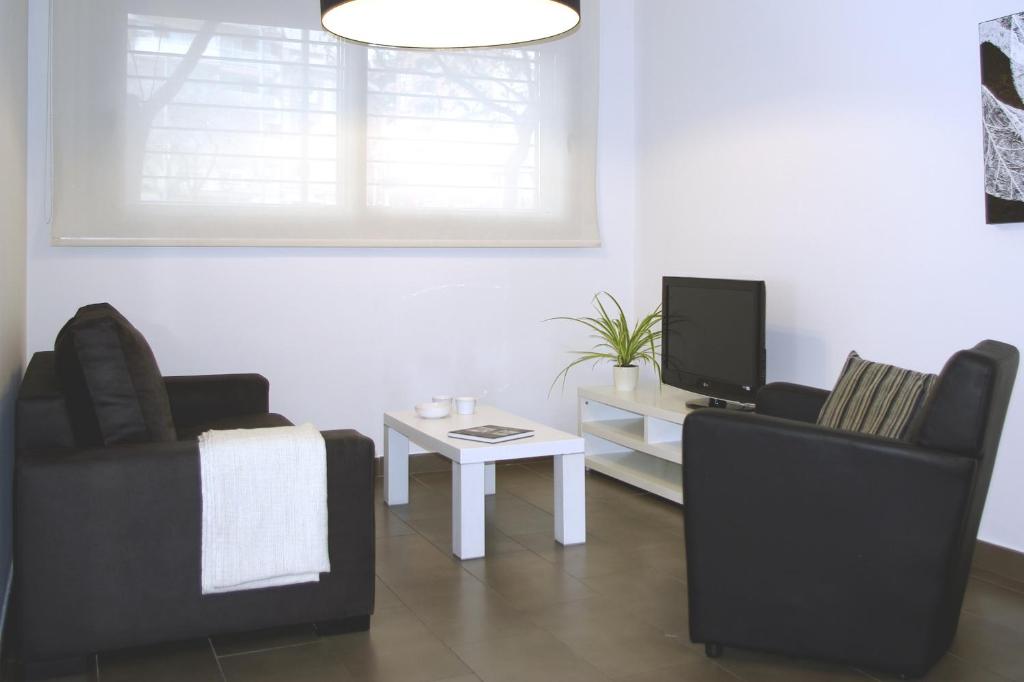 08028 Apartments - Three-Bedroom Duplex Apartment (3-6 Adults)