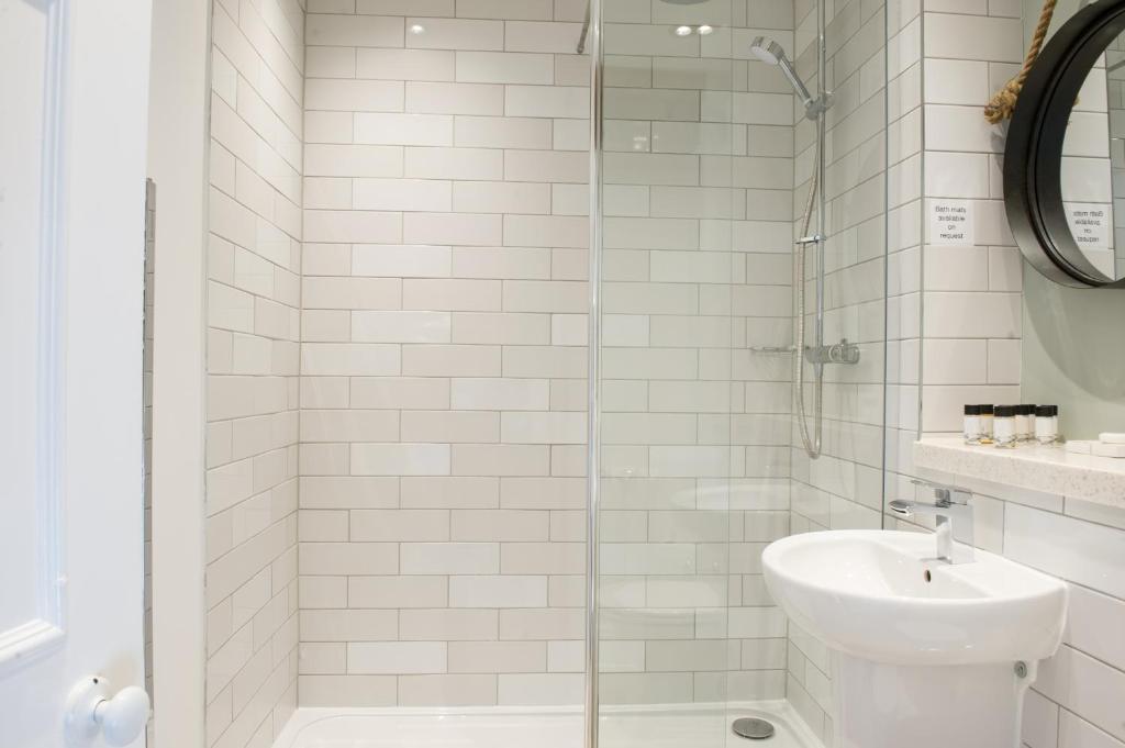 The Kestrel by Innkeeper's Collection - Resim 25