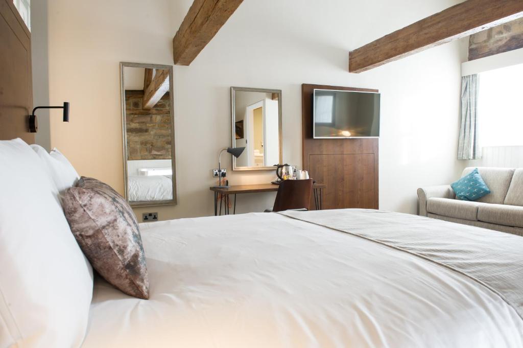 The Kestrel by Innkeeper's Collection - Resim 14