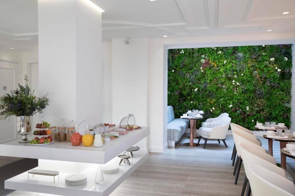 Hôtel Dress Code - Resim 26