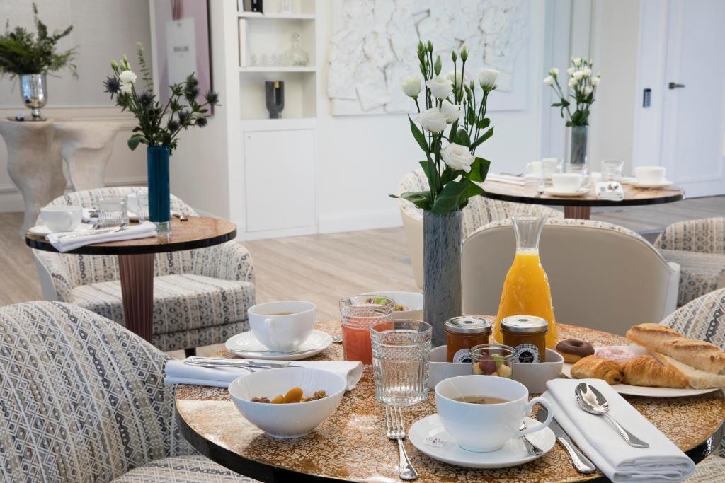 Hôtel Dress Code - Resim 3