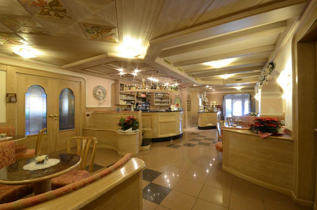 Kuchyň nebo kuchyňský kout v ubytování Hotel Paganella Andalo