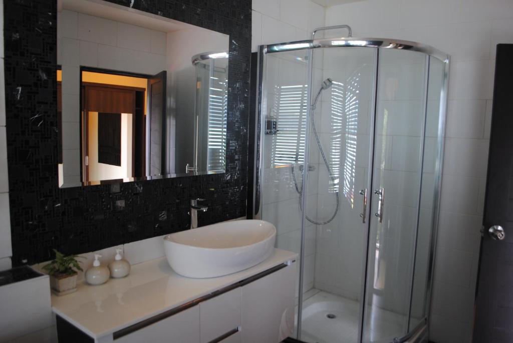 Monsane River Kwai Resort - Queen Suite Met Uitzicht Op Het Zwembad