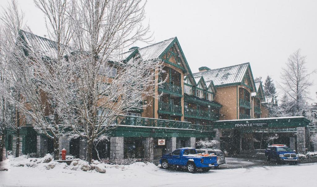 Pinnacle Hotel Whistler v zimě