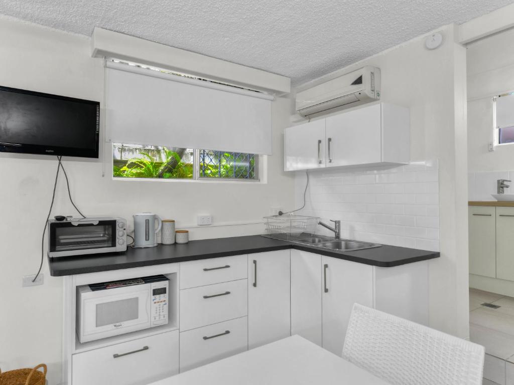 Kuchyň nebo kuchyňský kout v ubytování Camden Motor Inn