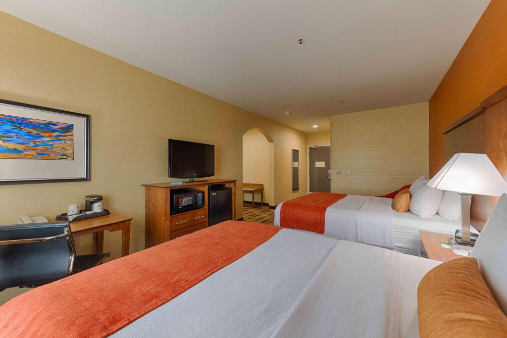 Best Western Plus Delta Inn & Suites - Queen Room Met Twee Queensize Bedden - Niet -roken