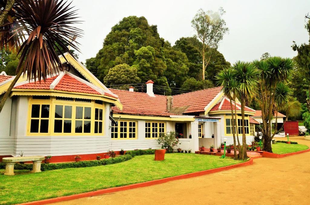 Zahrada ubytování KSTDC Hotel Mayura Sudarshan ,Ooty