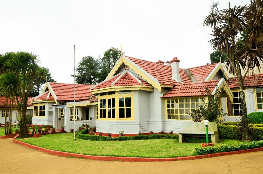 Zahrada ubytování KSTDC Hotel Mayura Sudarshan ,Ooty