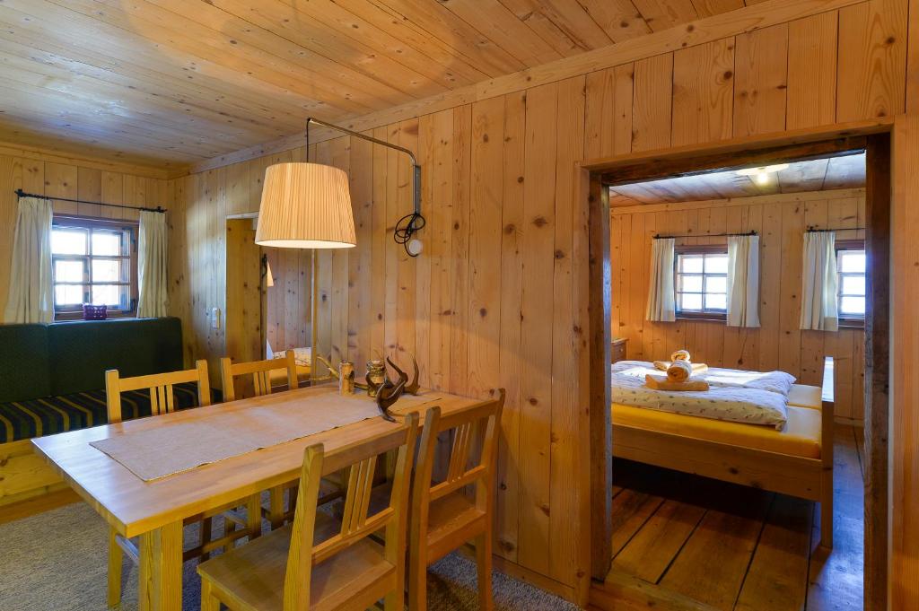 Rúm í herbergi á Haus Matschwitz