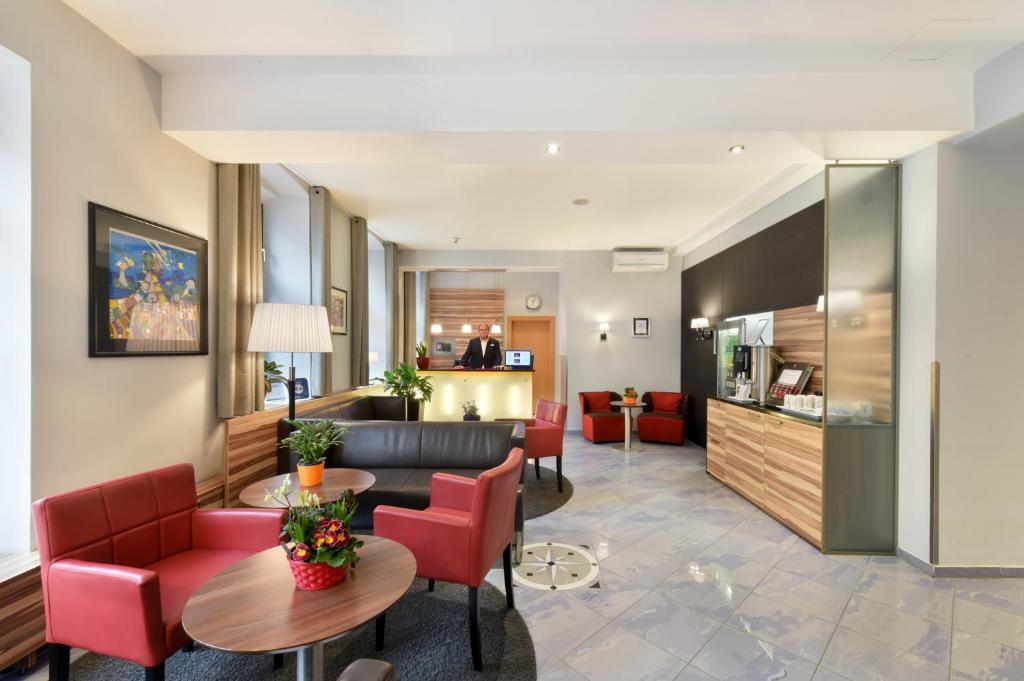 A seating area at Hotel Lucia