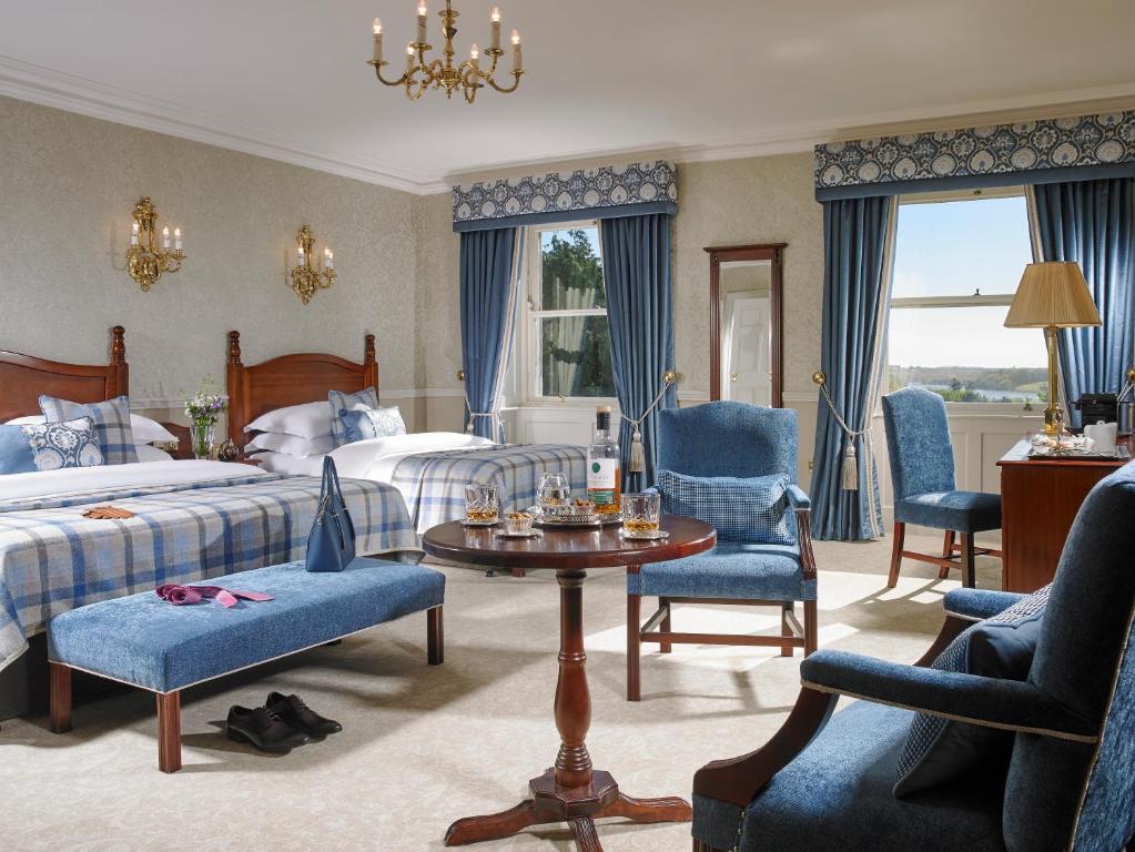 Posezení v ubytování Faithlegg Hotel