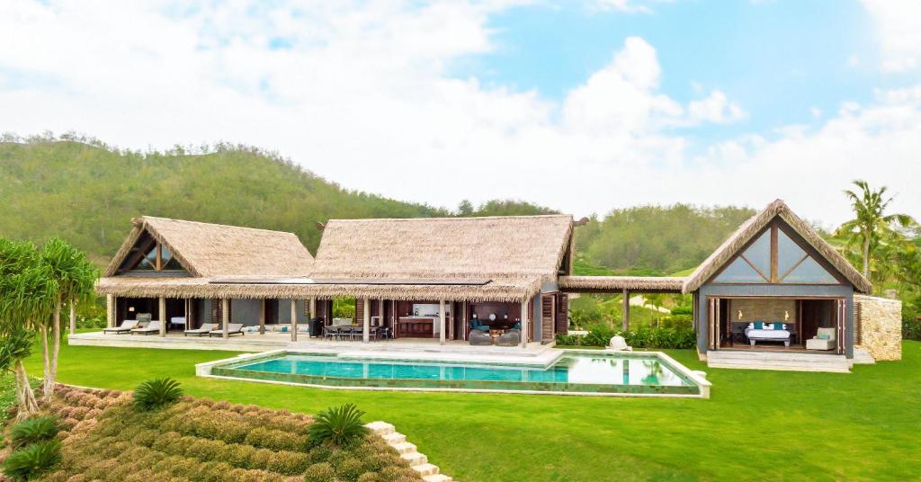 Bazén v ubytování Six Senses Fiji nebo v jeho okolí