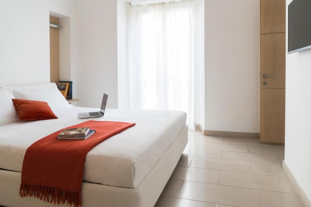 Brera Apartments in Moscova - Two Bedroom Apartment - Via Maroncelli 2