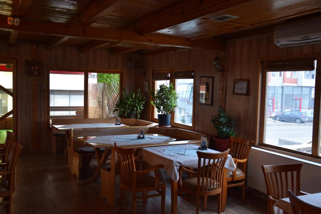 Restaurace v ubytování Hotel Denis