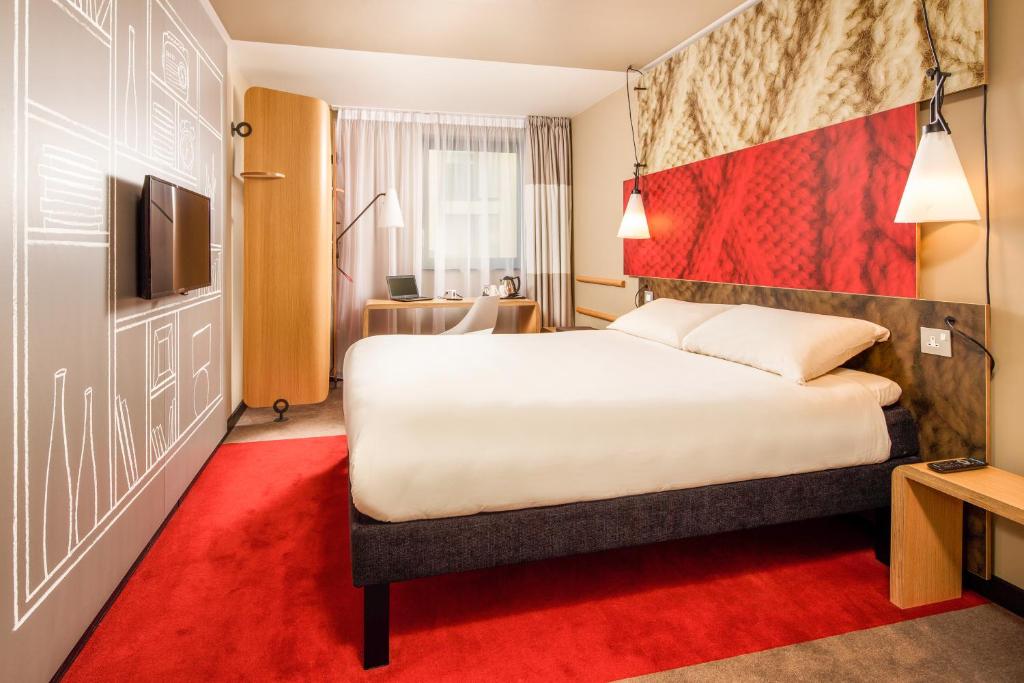 Postel nebo postele na pokoji v ubytování ibis Manchester Centre Princess Street