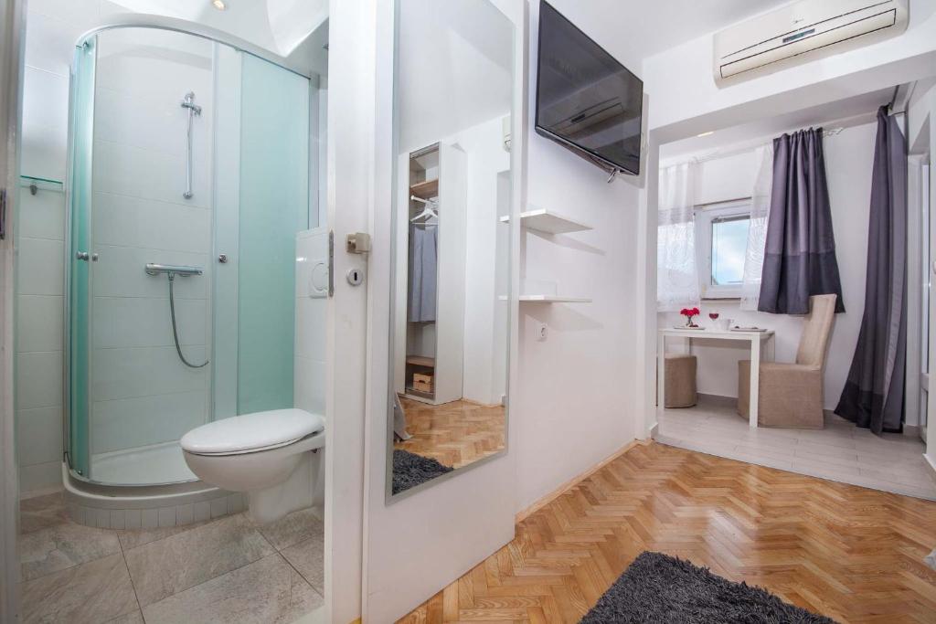Kúpeľňa v ubytovaní Villa Makarana Apartments