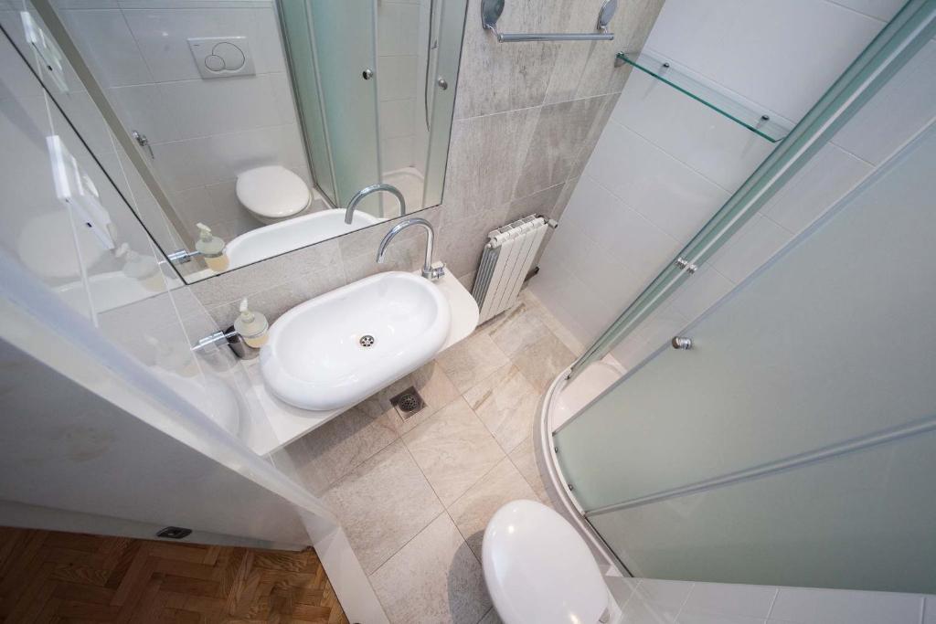 Kúpeľňa v ubytovaní Villa Makarana Apartments