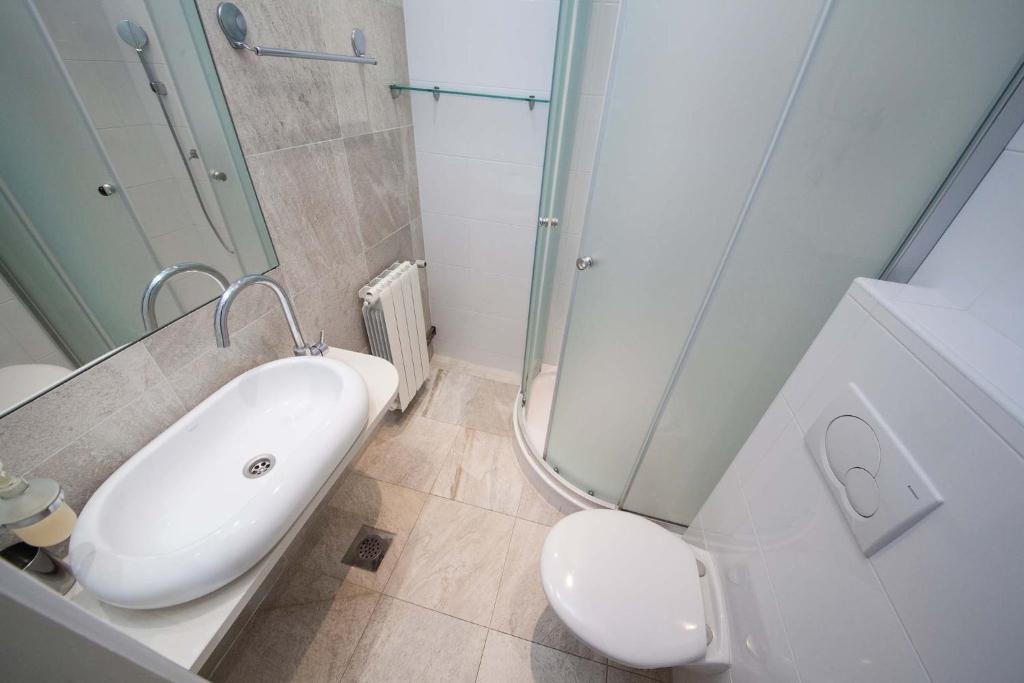 Kúpeľňa v ubytovaní Villa Makarana Apartments
