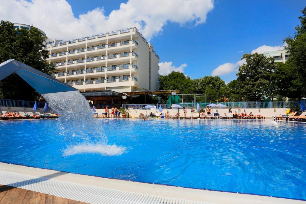 Bazén v ubytování Sofia Hotel - All Inclusive & Private Beach nebo v jeho okolí