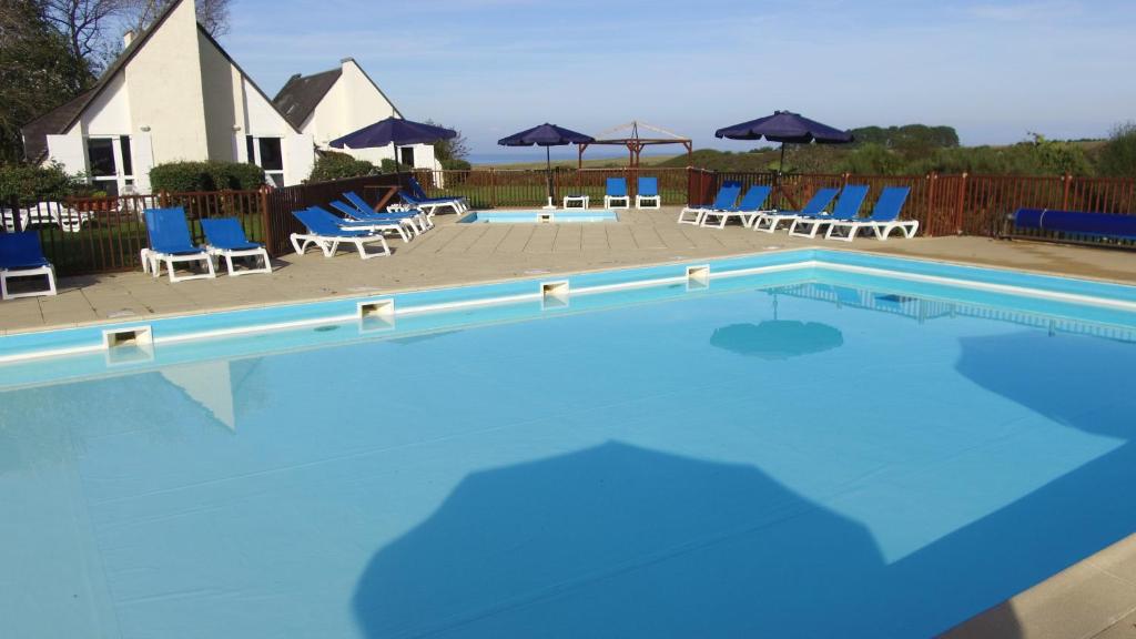 Bazén v ubytování VVF Belle-Île-en-Mer nebo v jeho okolí