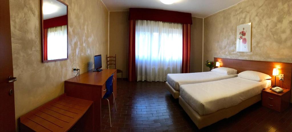 Hotel Forum - Twin Room