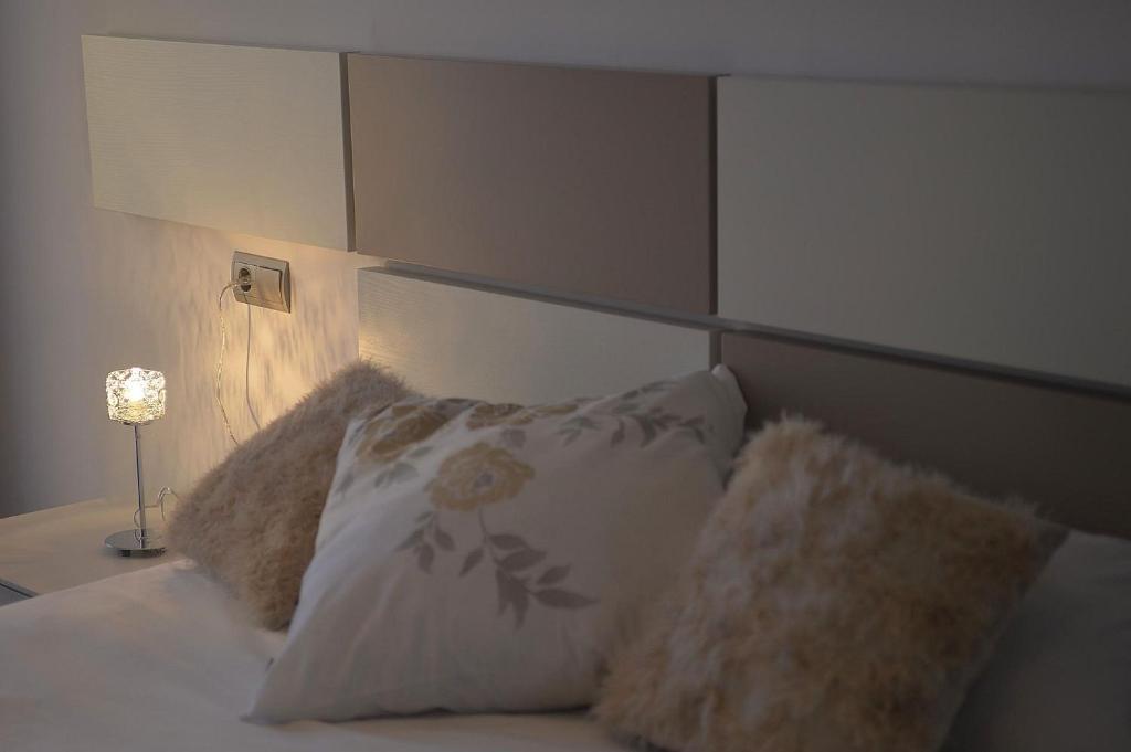 Postel nebo postele na pokoji v ubytování 021 Villa Sa Riba ETV7327 by Mallorca Charme