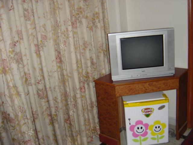 TV a/nebo společenská místnost v ubytování Pamposh Guest House, Gurgaon