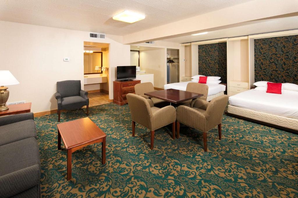 Posezení v ubytování Red Lion Hotel and Conference Center St. George