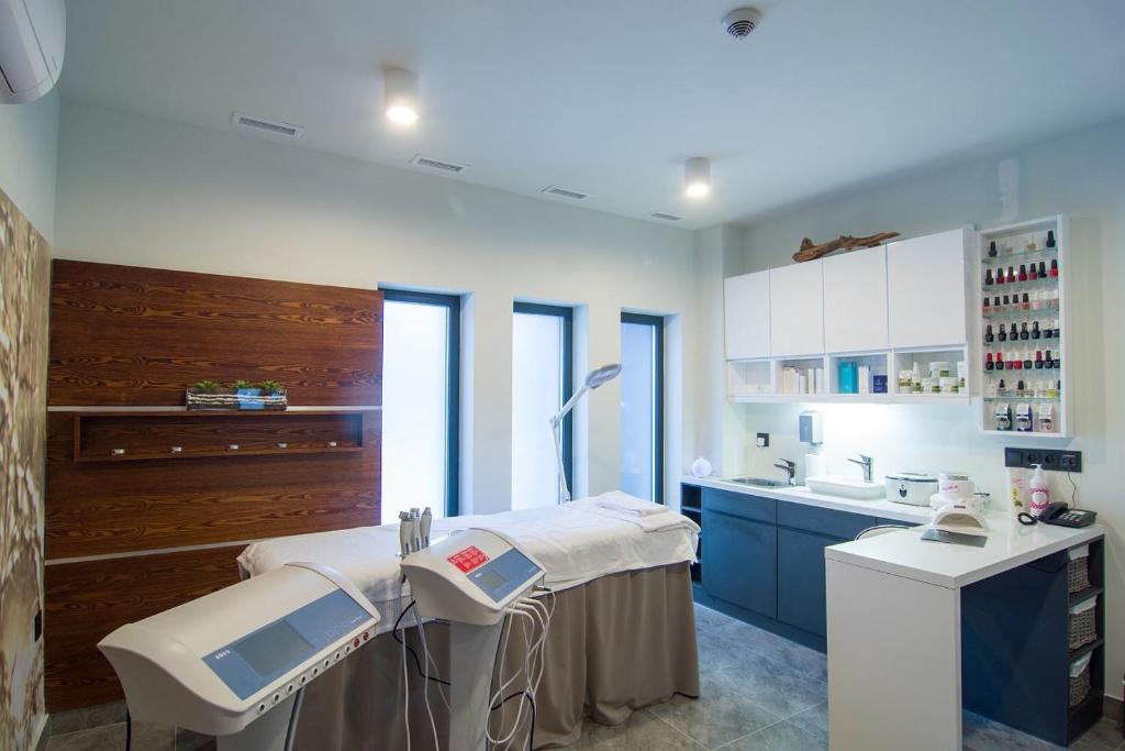 Kuchyňa alebo kuchynka v ubytovaní Hotel Barczyzna Medical Spa