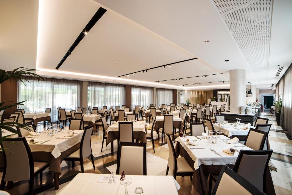 Restaurace v ubytování Hotel Bisesti ***S