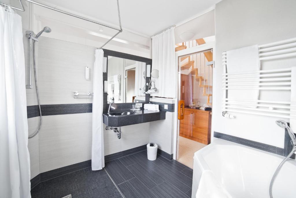 Kuchyň nebo kuchyňský kout v ubytování allgovia hotel garni