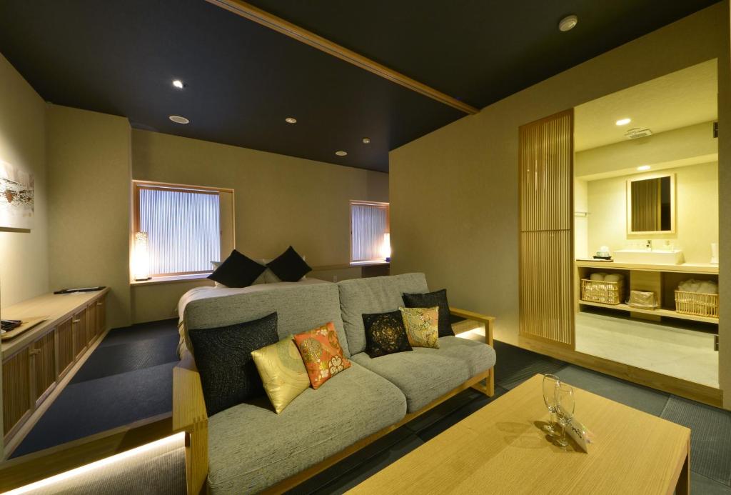 Posezení v ubytování Roppongi Hotel S