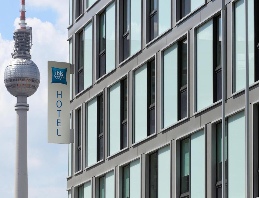 Certifikát, hodnocení, plakát nebo jiný dokument vystavený v ubytování ibis budget Berlin Alexanderplatz