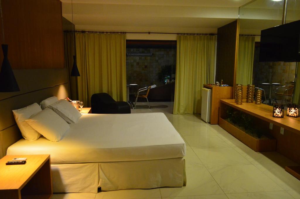  Status Motel