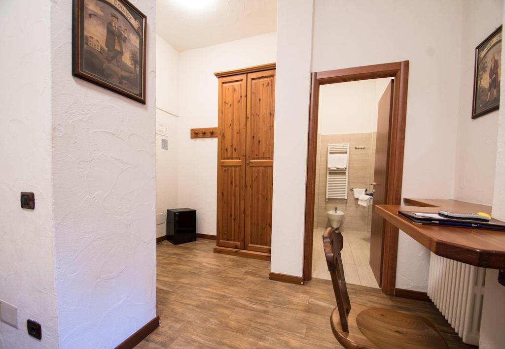 TV a/nebo společenská místnost v ubytování Limone Palace Aparthotel