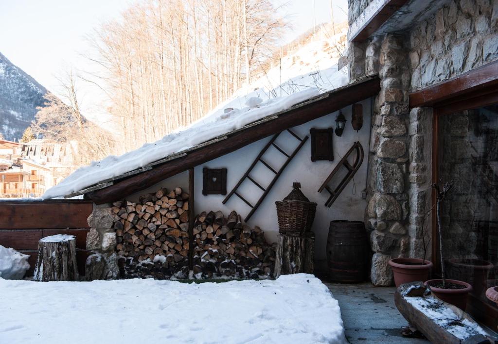 Nespecifikovaný výhled na hory nebo výhled na hory při pohledu z hotelu