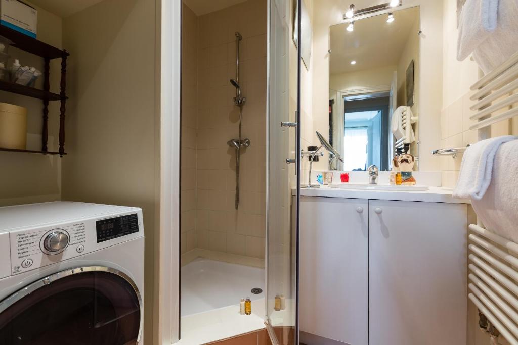 Veeve - Overlooking the Seine on Ile de la Cité