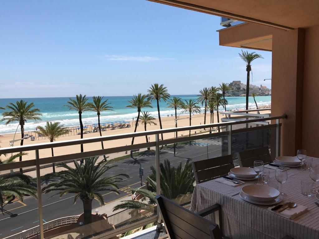 Apartamento En Primera Linea De Playa, Peniscola – Updated ...