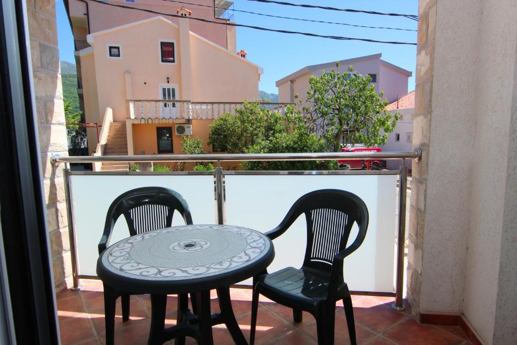 Mila & Aleksandr Apartments - 6