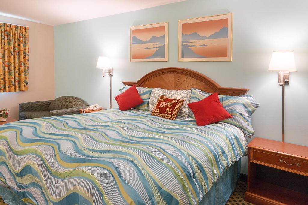 Rodeway Inn Milford - I-84 photo