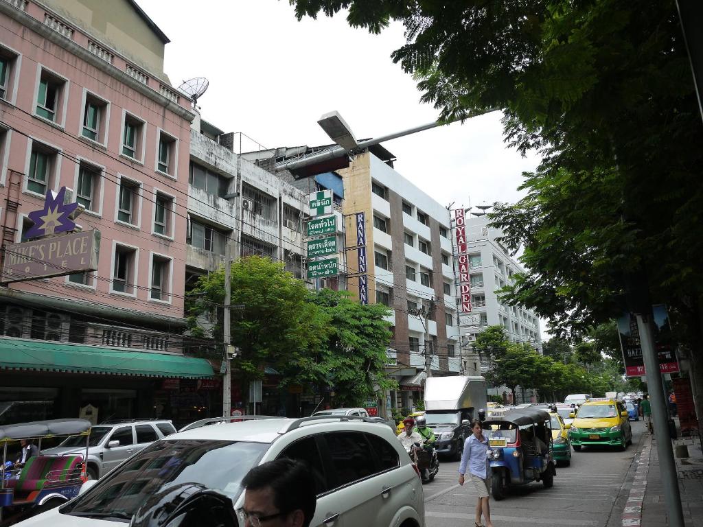 Gallery image of Royal Garden Home Hotel in Bangkok