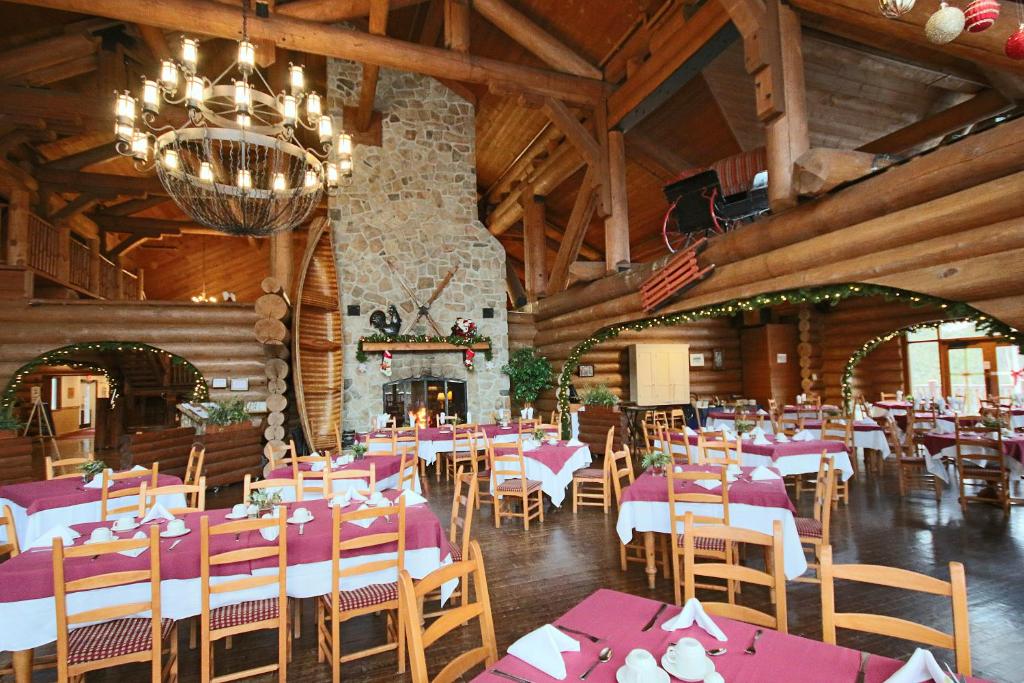 Restaurace v ubytování Le Grand Lodge Mont Tremblant