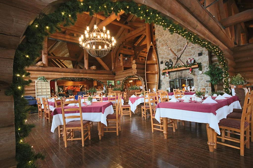 Restaurace v ubytování Le Grand Lodge Mont Tremblant