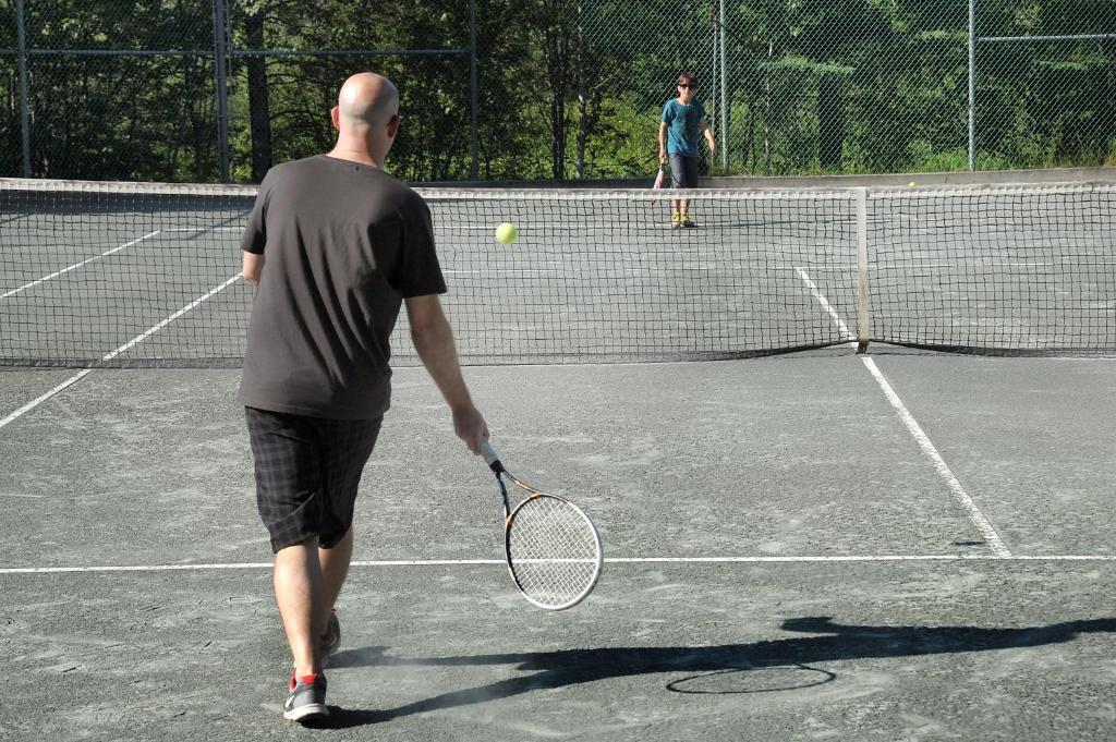 Tenis a/nebo squash v ubytování Le Grand Lodge Mont Tremblant nebo okolí
